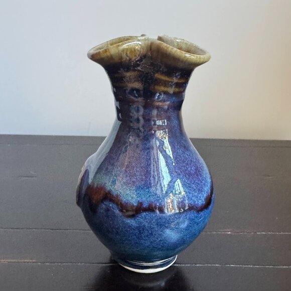 Irish Pottery Swirls Bud Flower Vase - Picture 2 of 9